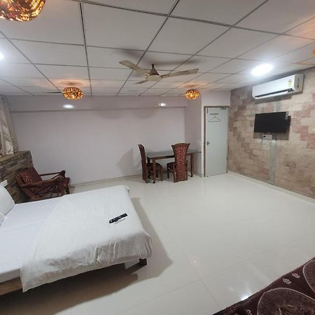 Agrawal Bhavan Budget Stay Only For Indians Mumbai Exterior foto