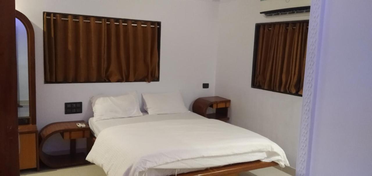 Agrawal Bhavan Budget Stay Only For Indians Mumbai Exterior foto