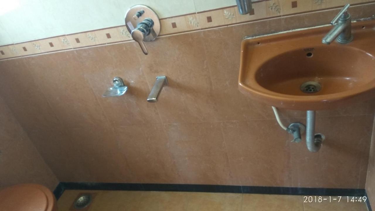 Agrawal Bhavan Budget Stay Only For Indians Mumbai Exterior foto